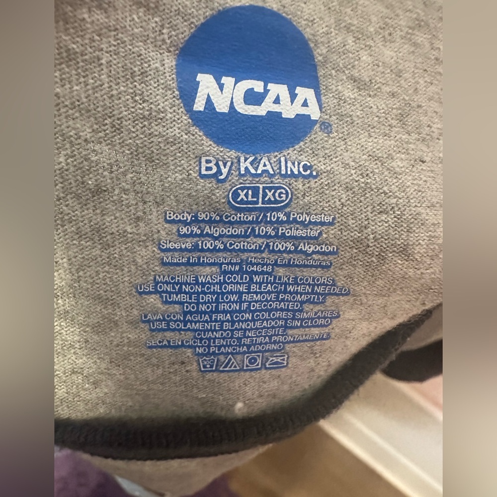 Wake Forest Gray and Black Raglan Sleeve T-Shirt, size XL - Picture 4 of 5
